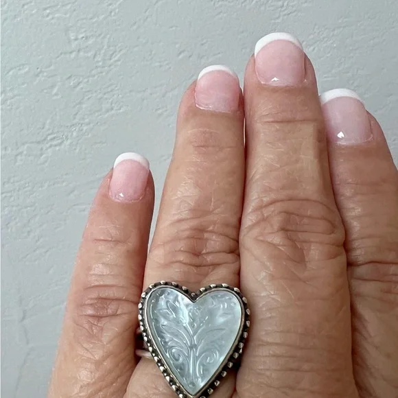 James Avery Retired Heart and Tulips Ring Sz 7 - Picture 5 of 6